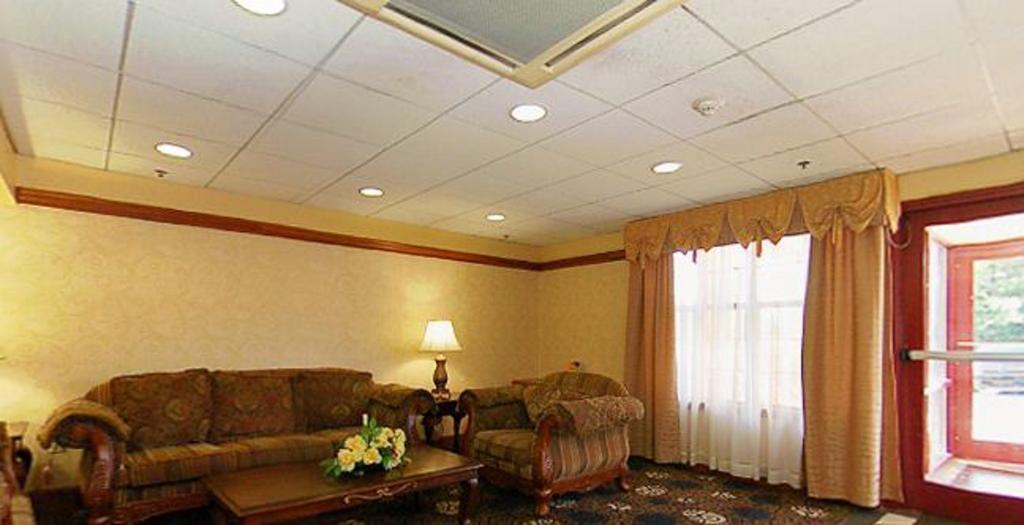 Quality Inn & Suites Bensalem Eksteriør billede