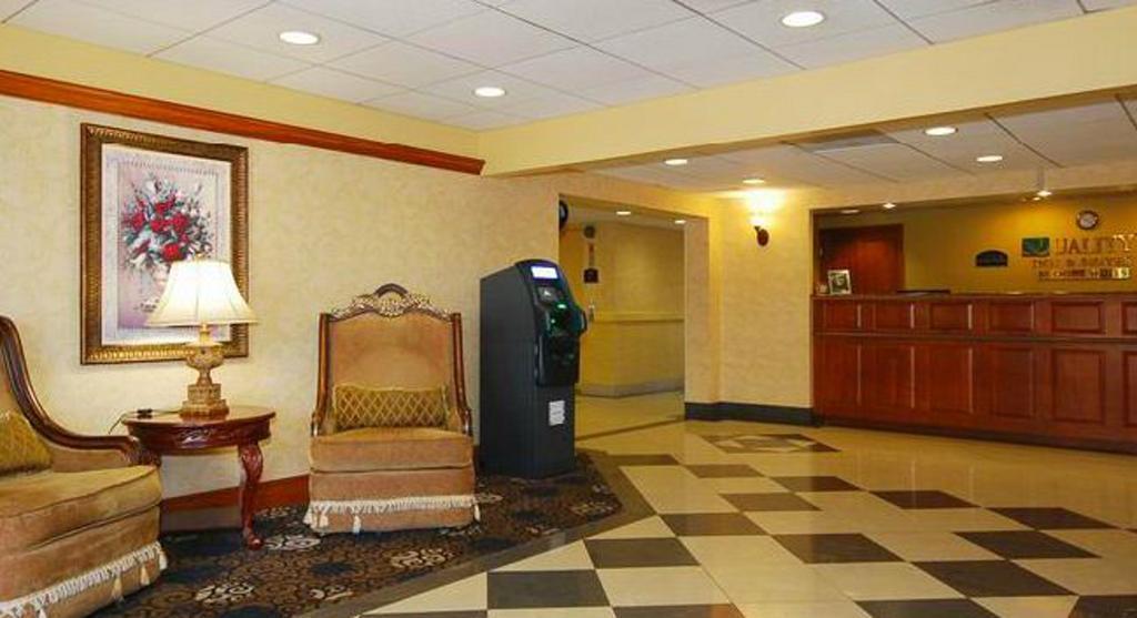 Quality Inn & Suites Bensalem Eksteriør billede