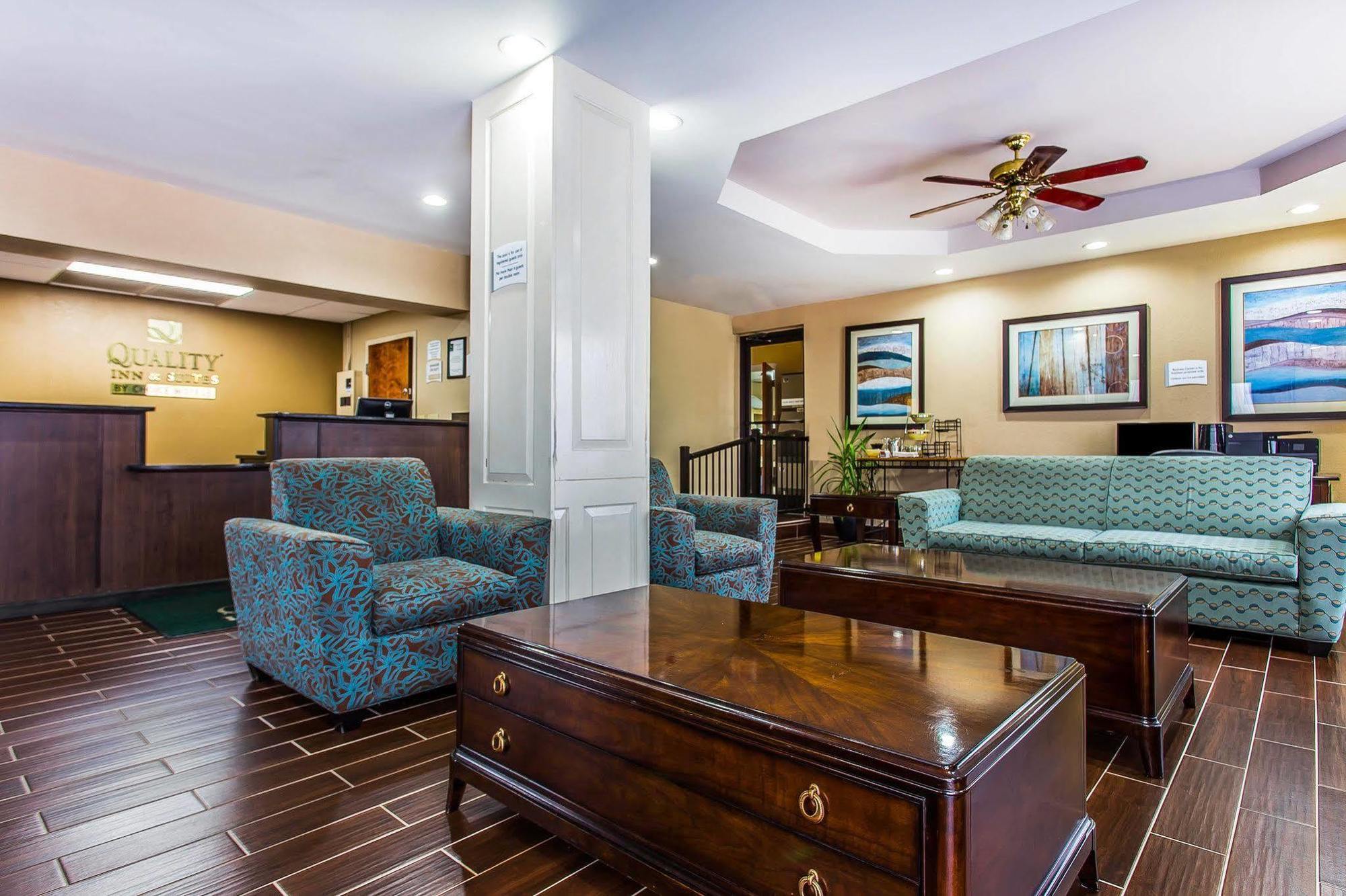 Quality Inn & Suites Bensalem Eksteriør billede