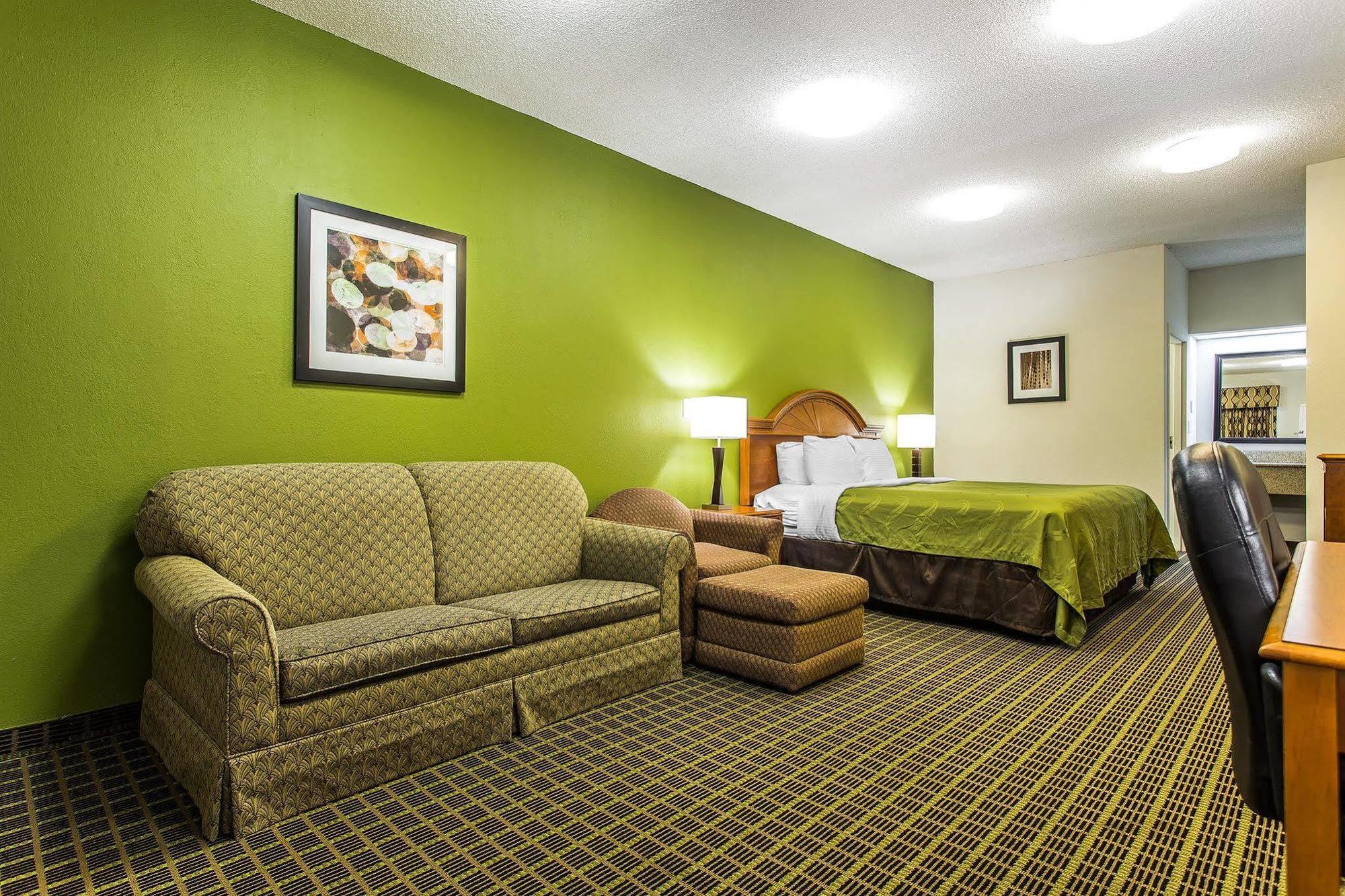 Quality Inn & Suites Bensalem Eksteriør billede