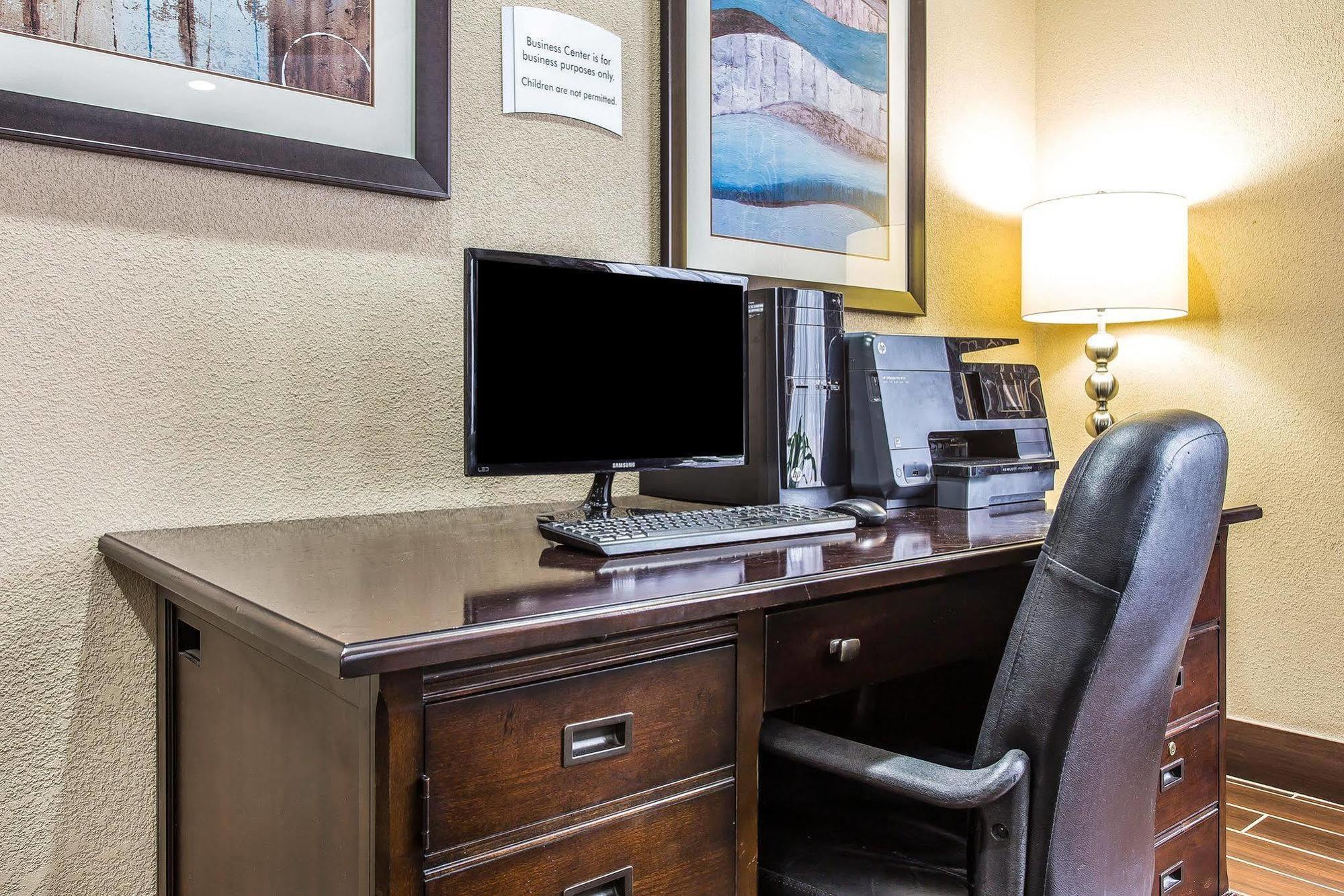 Quality Inn & Suites Bensalem Eksteriør billede